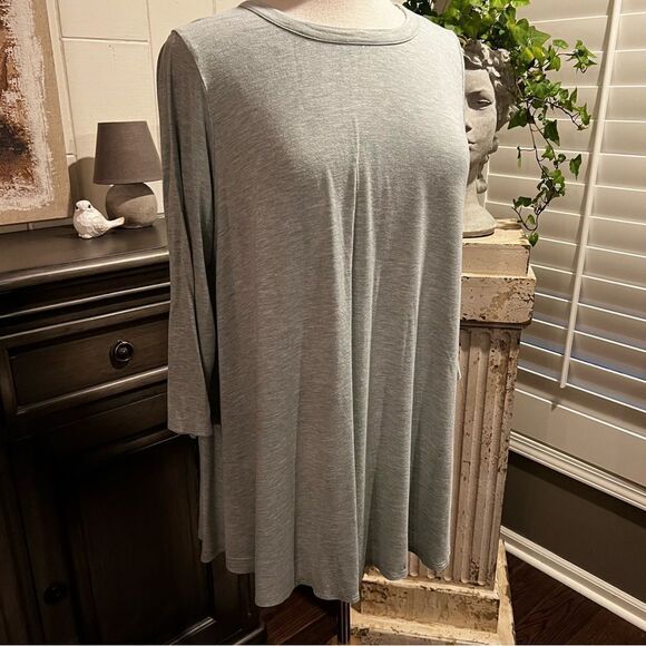 Kim & Cami Top Pastel Green Long Sleeves Back lined with Buttons size 1X - Picture 7 of 12